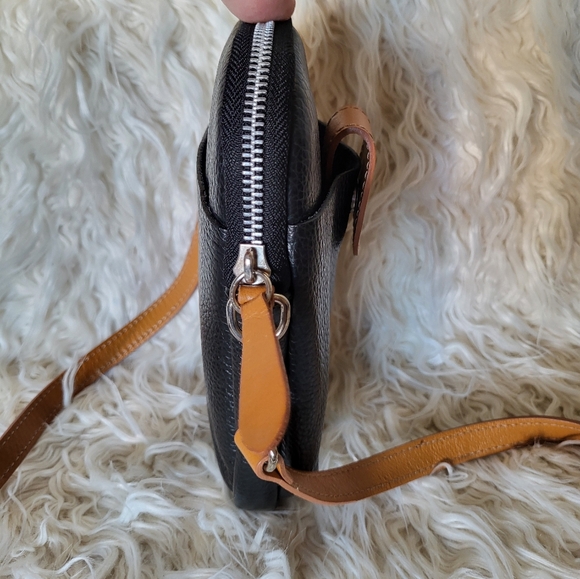 Divina Firenze Crossbody Italian Made Leather Black and Tan Small Bag - Picture 5 of 16